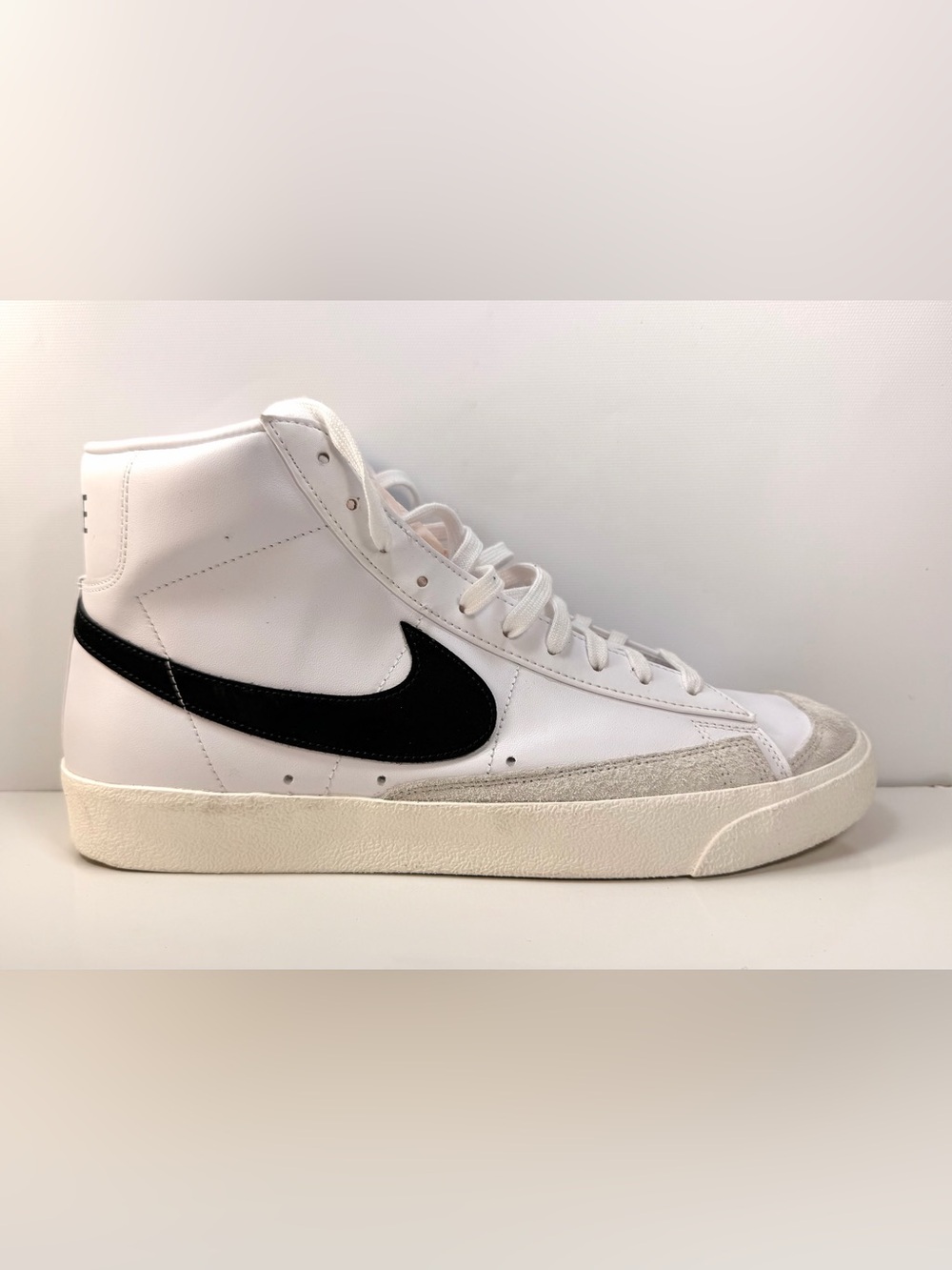 Nike Blazer Mid 77. (254)